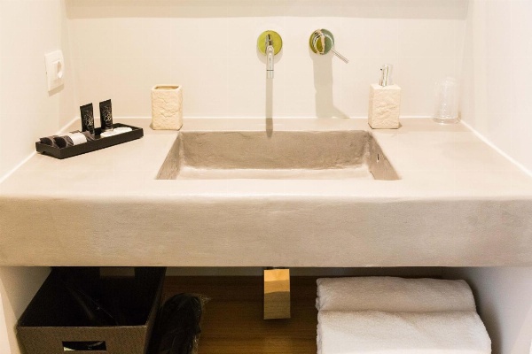 200 ROOMS & TERRACE image 6